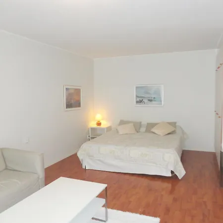 Luxhousing With Park View *